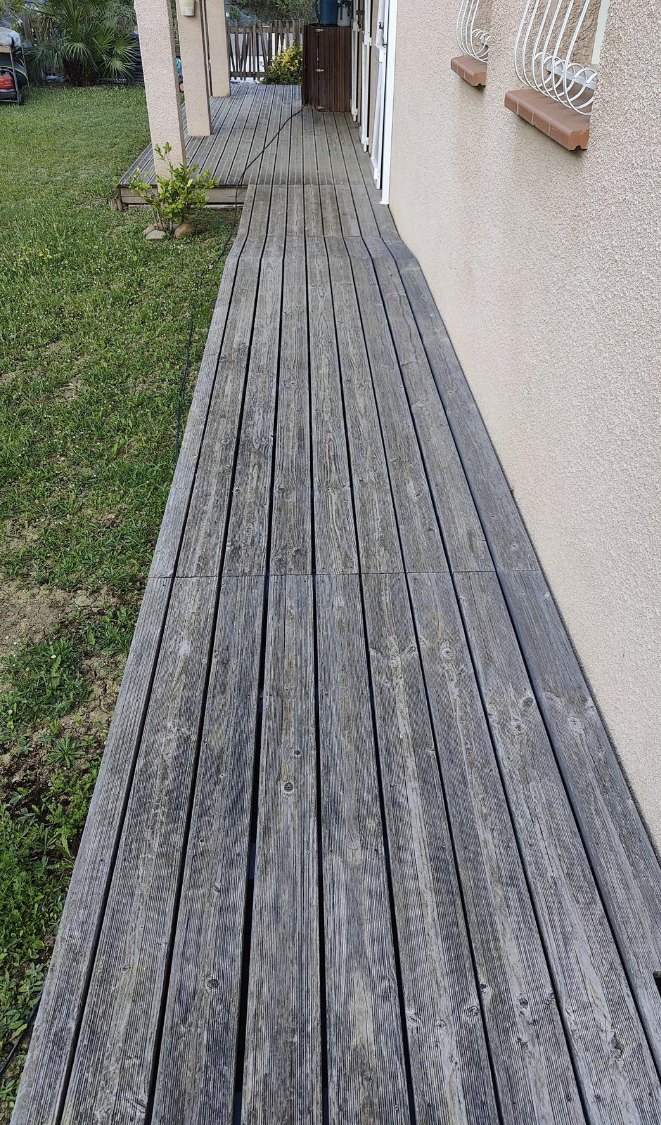 Terrasse en pin — Avant