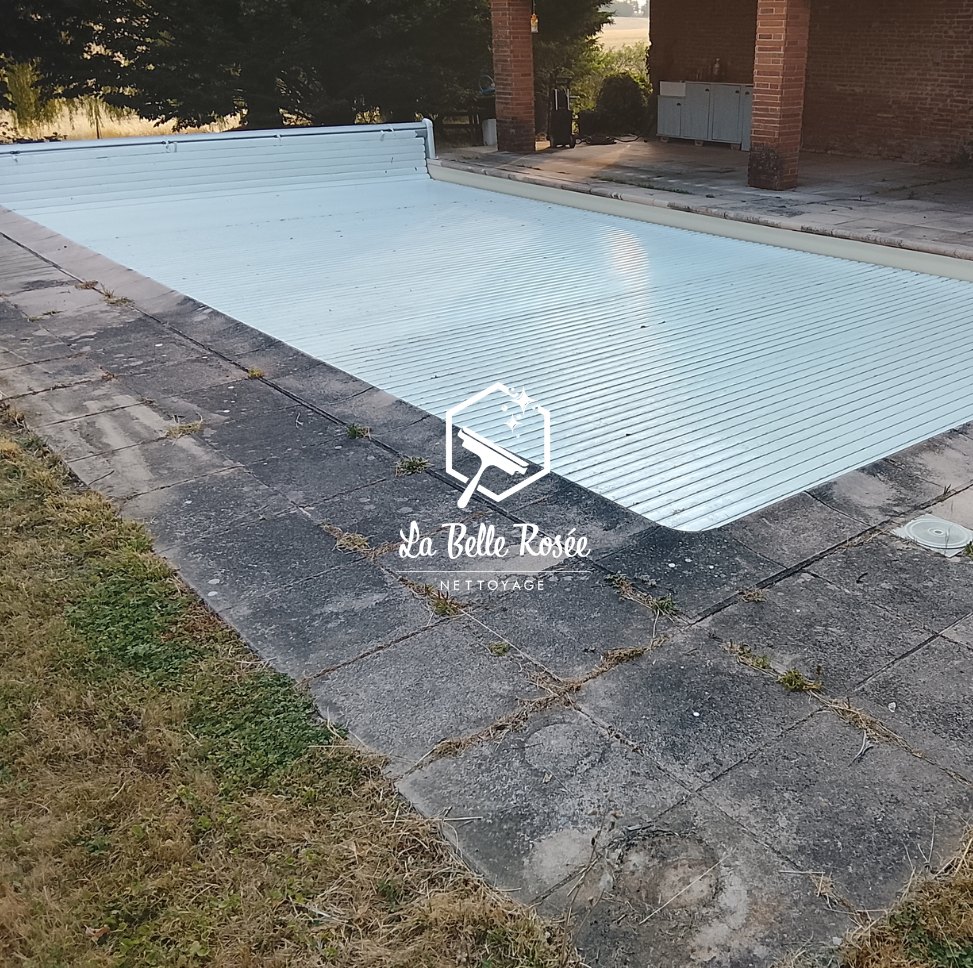 terrasse en béton avant nettoyage